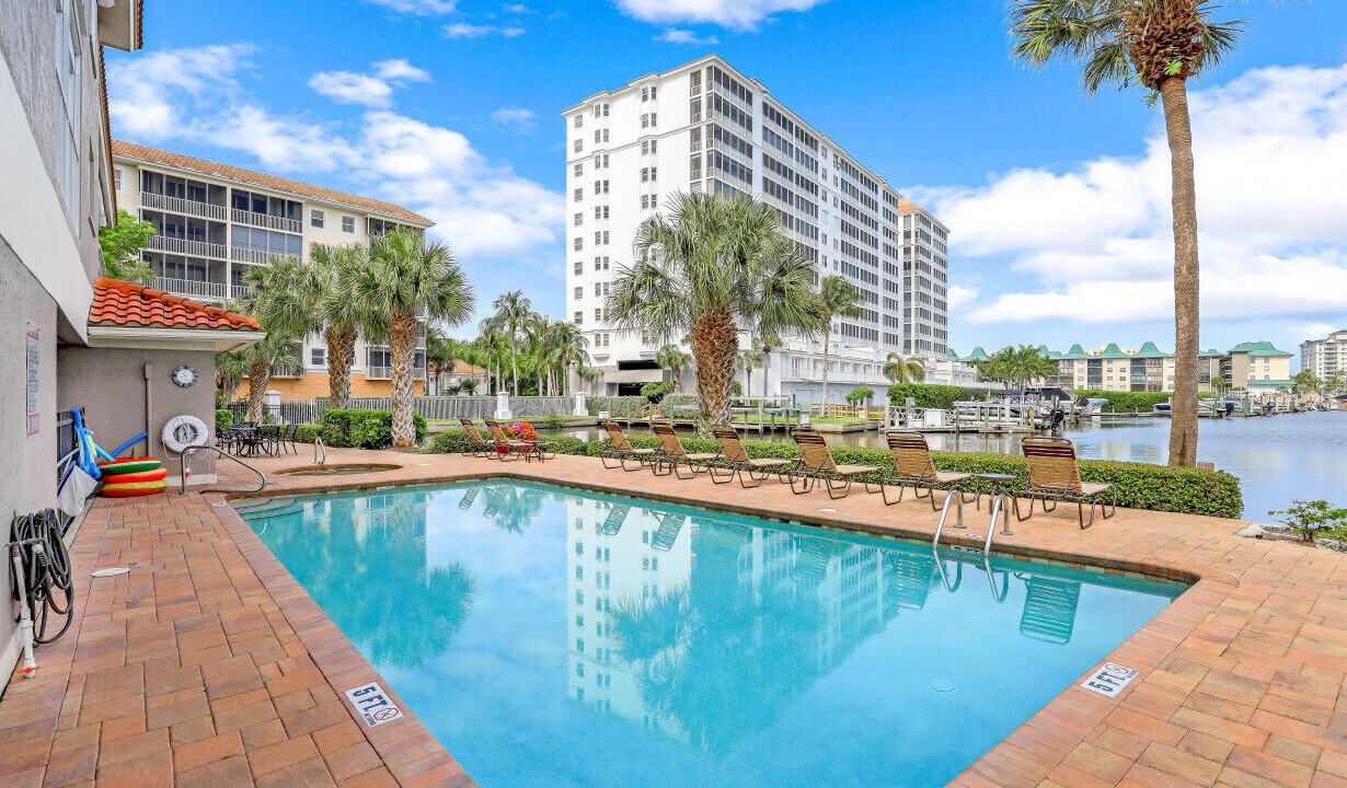 Photo of Outdoor in Vanderbilt Beach