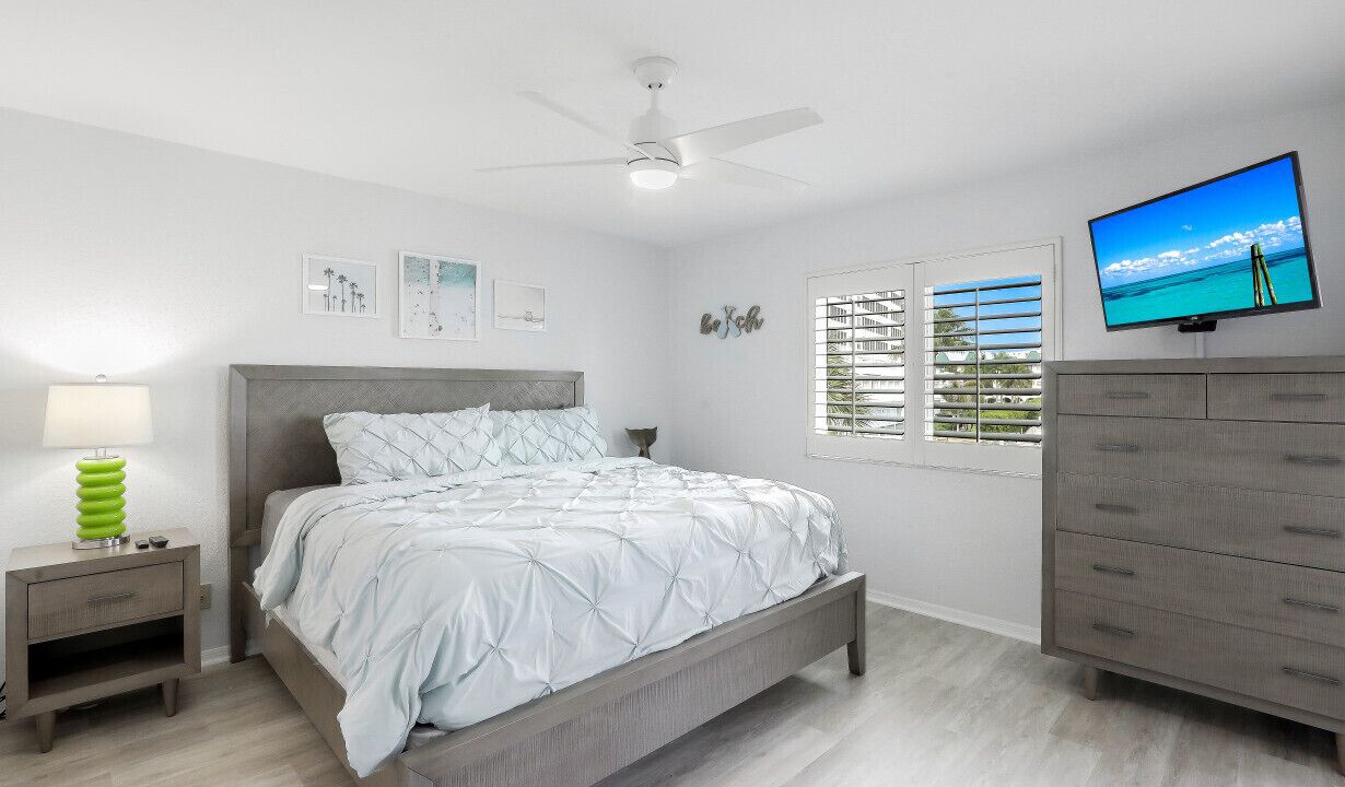 Photo of Bedroom in Vanderbilt Beach