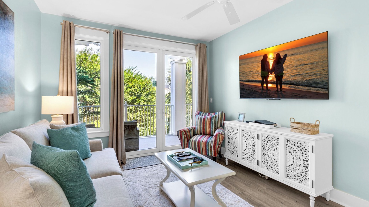 Photo of Livingroom in Baytowne Wharf