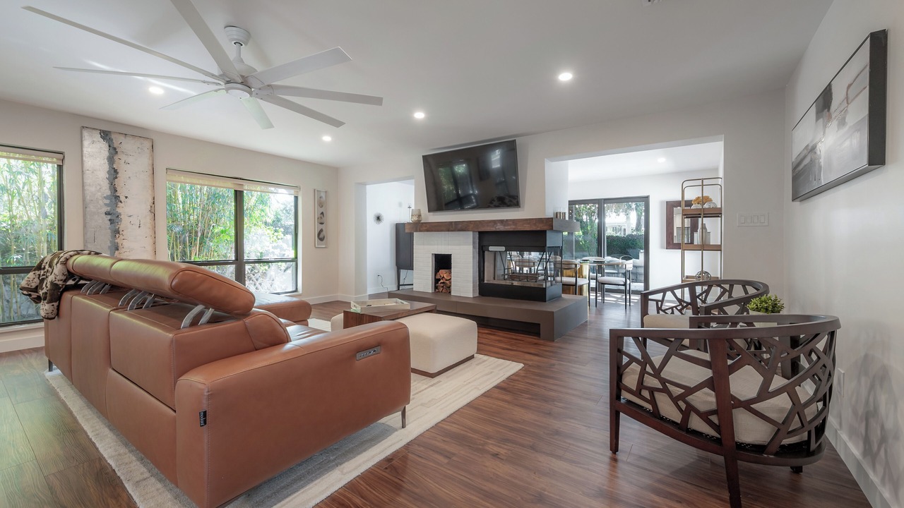 Photo of Livingroom in Beach Park