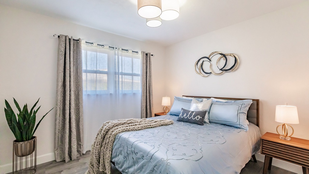 Photo of Bedroom in Edgewater
