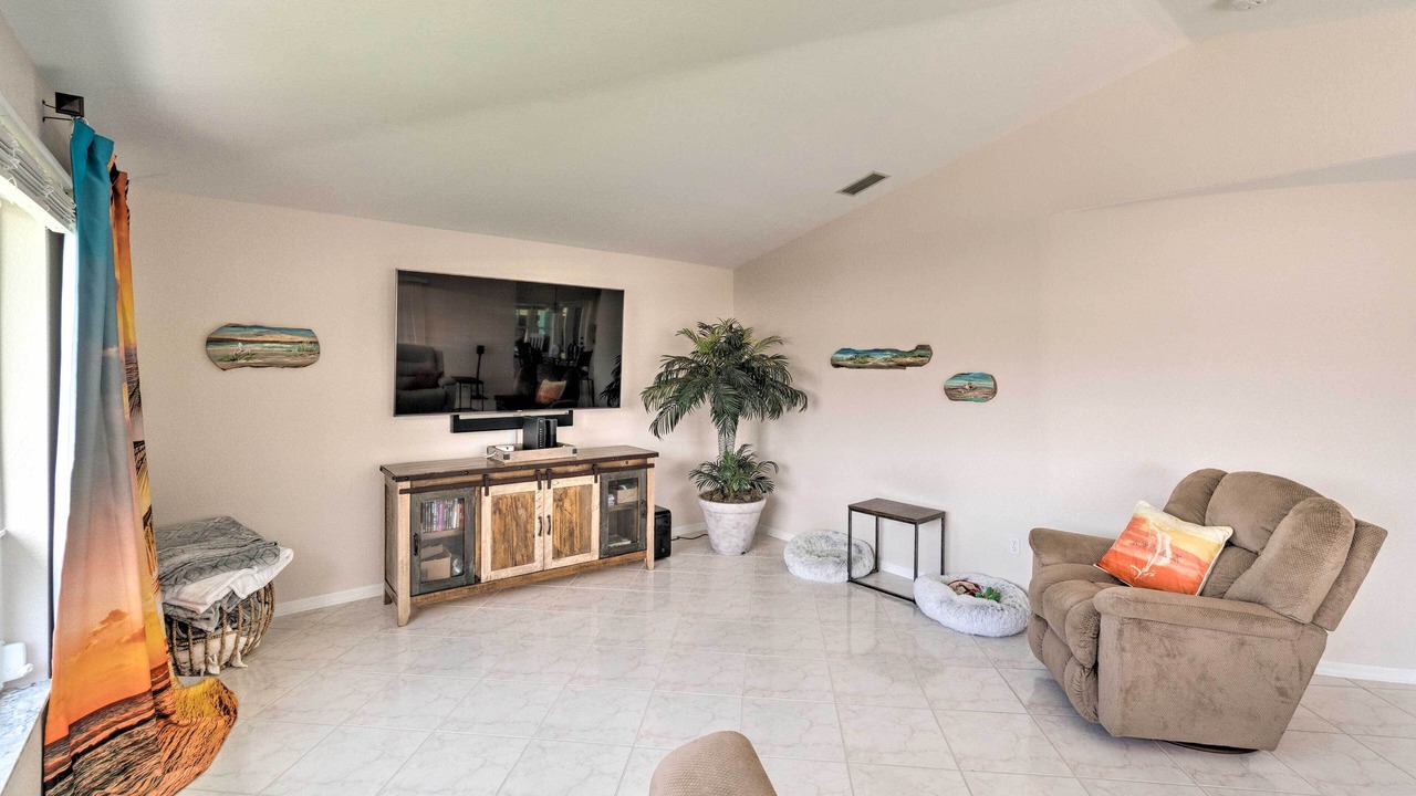 Photo of Bedroom in Caloosahatchee
