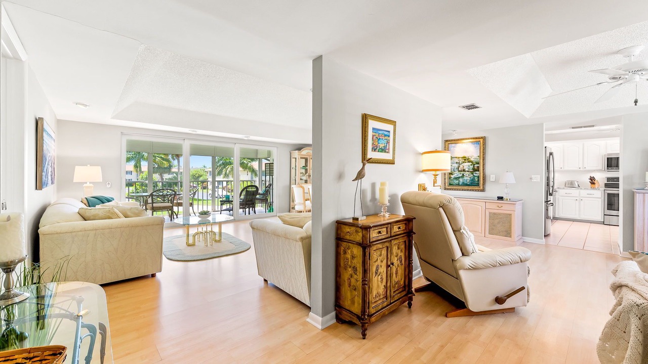 Photo of Livingroom in East Naples