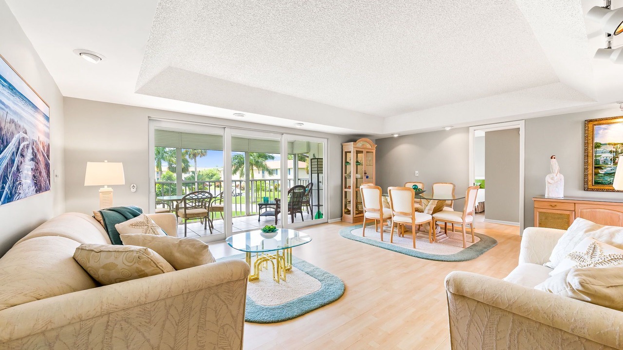 Photo of Livingroom in East Naples