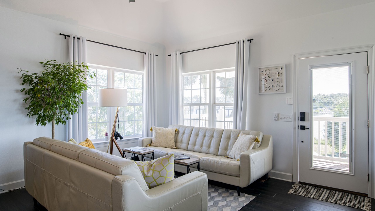 Photo of Livingroom in Southeast Pensacola