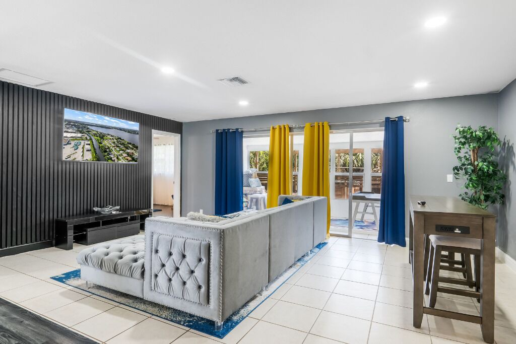 Photo of Livingroom in Palm Beach - West Palm Beach