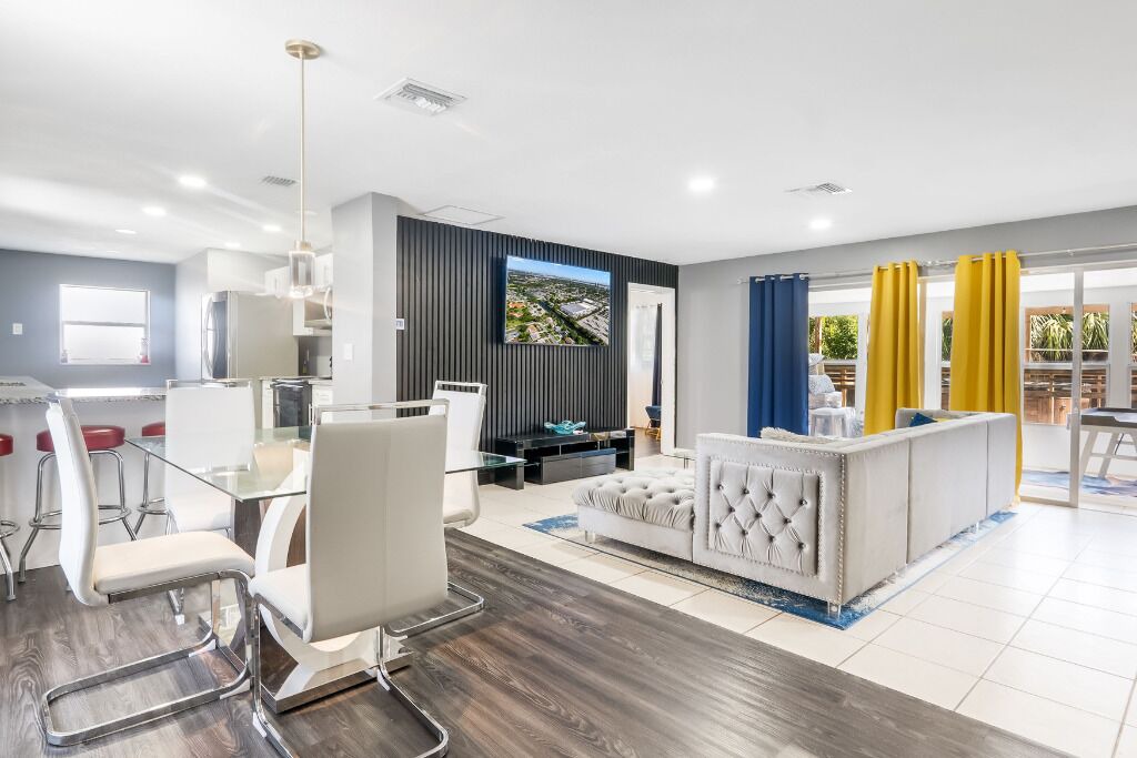 Photo of Livingroom in Palm Beach - West Palm Beach