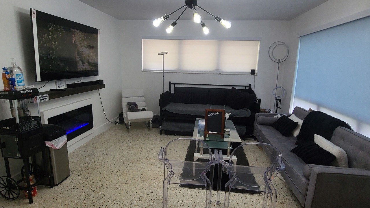 Photo of Livingroom in Harbor Village