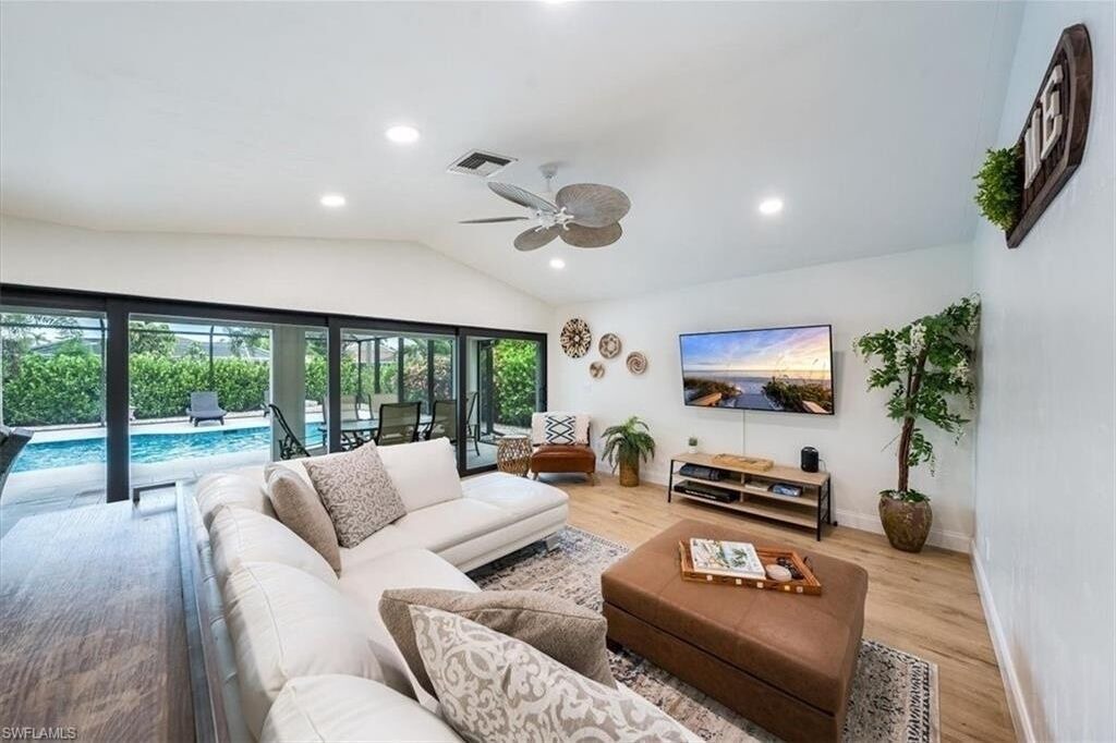 Photo of Livingroom in Naples Park