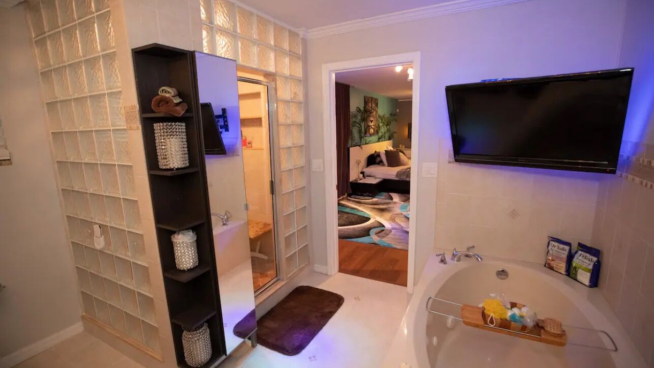 Photo of Bathroom in Tropic