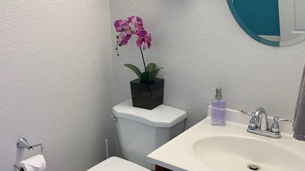 Photo of Bathroom in Tropic