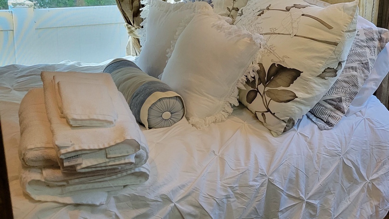 Photo of Bedroom in Bearss Plaza