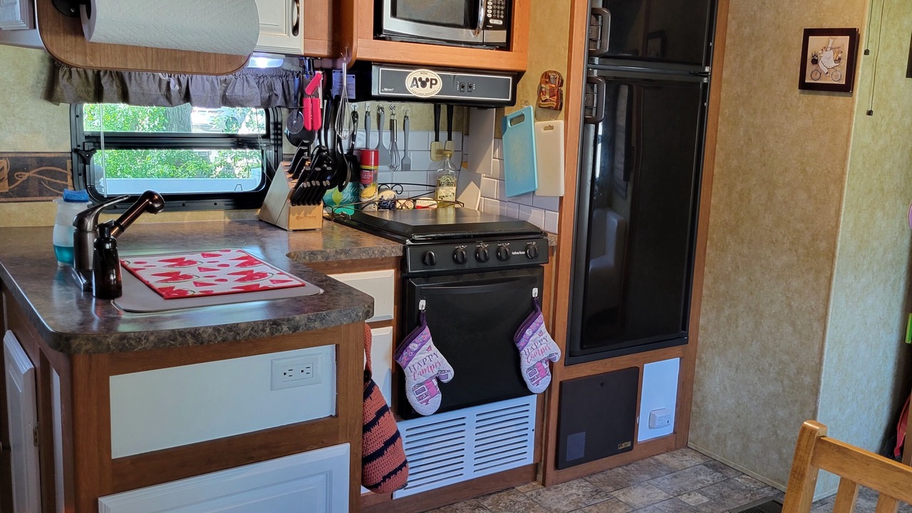 Photo of Kitchen in Bearss Plaza