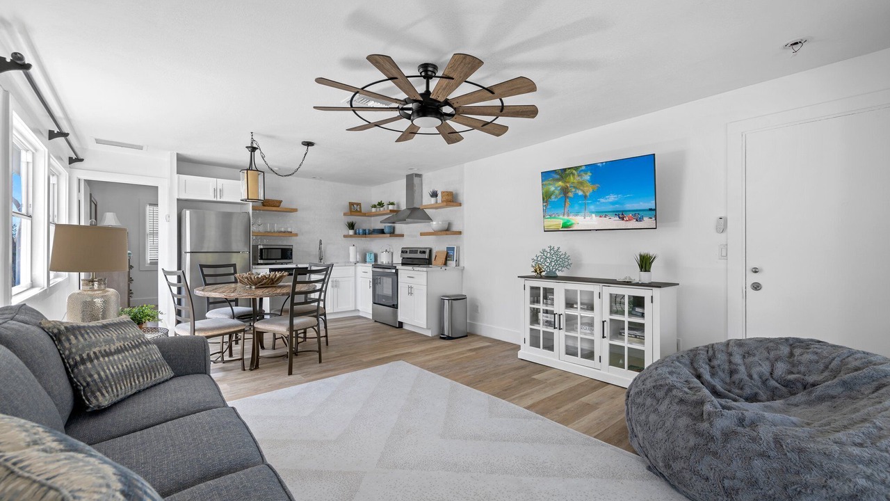 Photo of Livingroom in Captiva