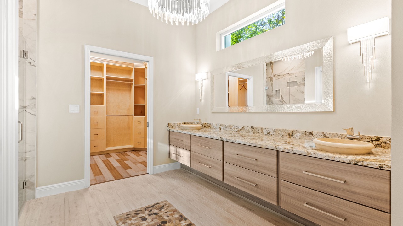 Photo of Bathroom in Largo