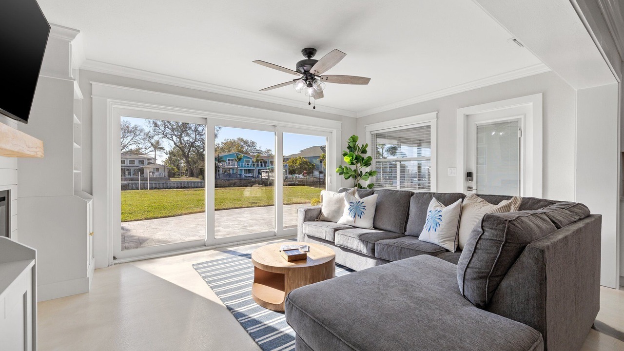 Photo of Livingroom in Palm Harbor