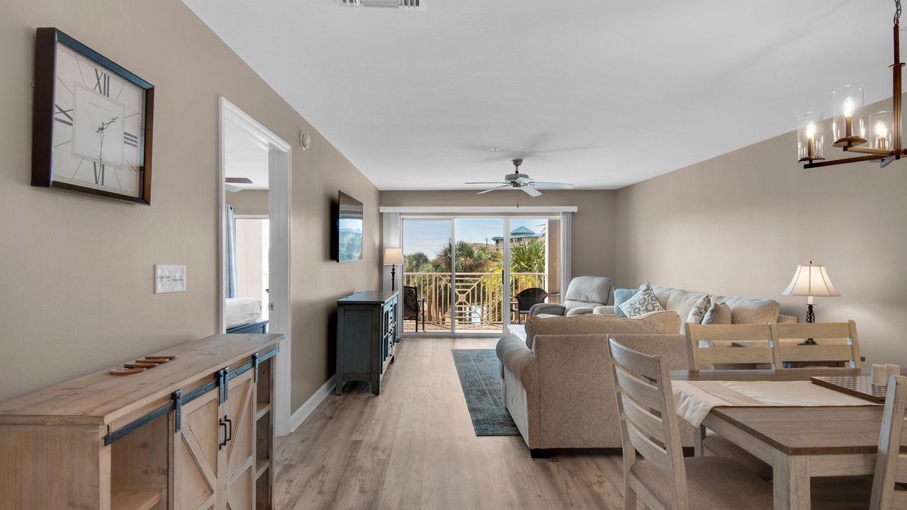 Photo of Livingroom in Miramar Beach