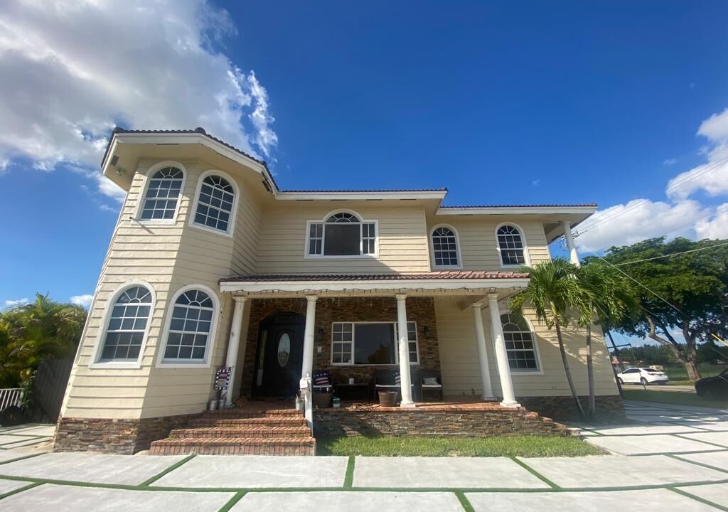 Photo of Outdoor in Miami Springs