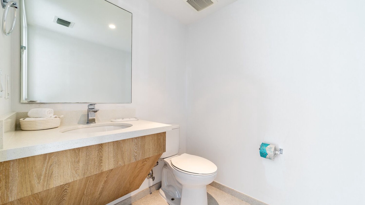 Photo of Bathroom in Bay Harbor Islands