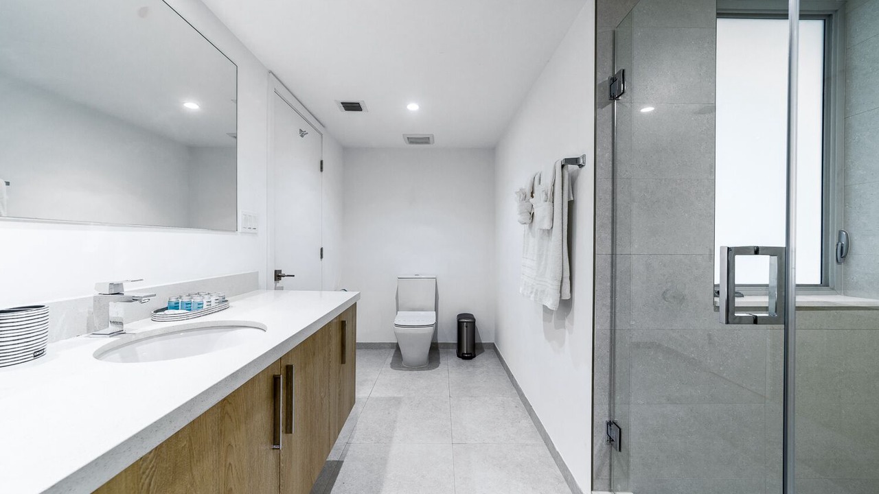 Photo of Bathroom in Bay Harbor Islands