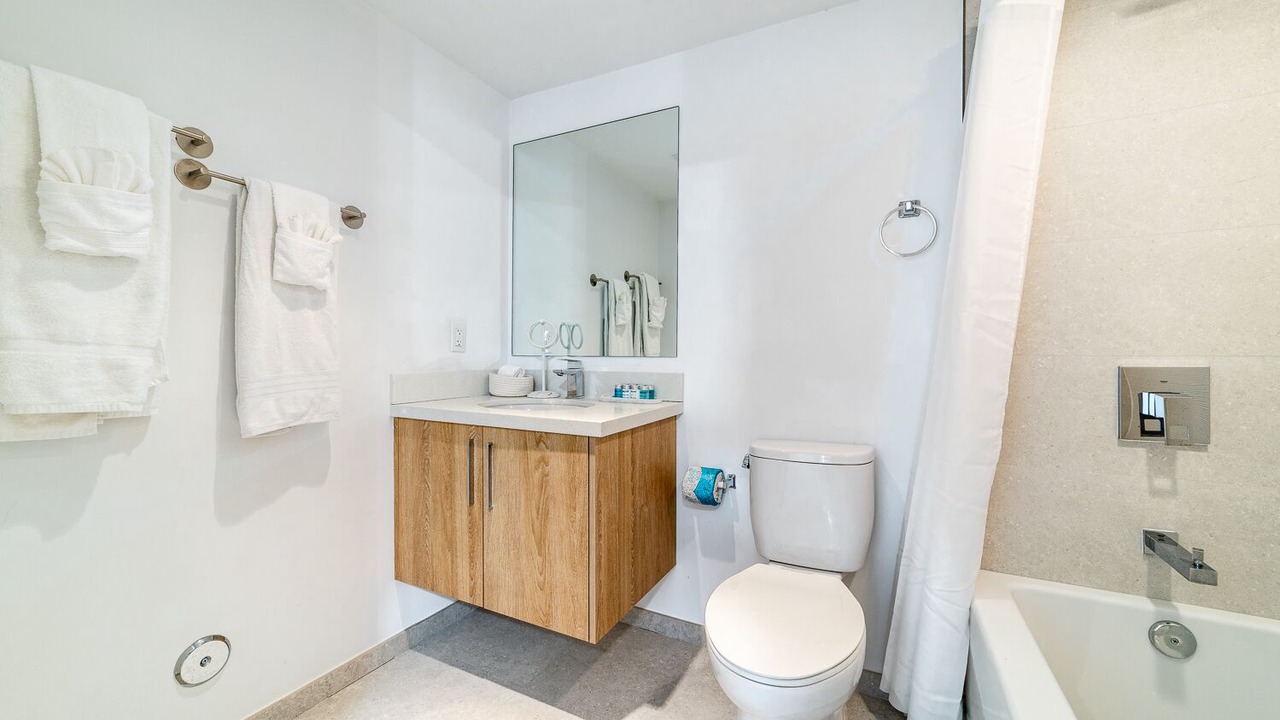 Photo of Bathroom in Bay Harbor Islands