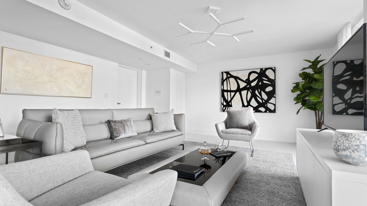 Photo of Livingroom in Bay Harbor Islands