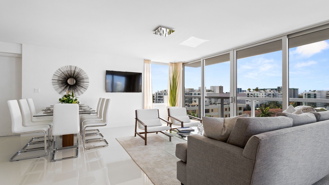 Photo of Livingroom in Bay Harbor Islands