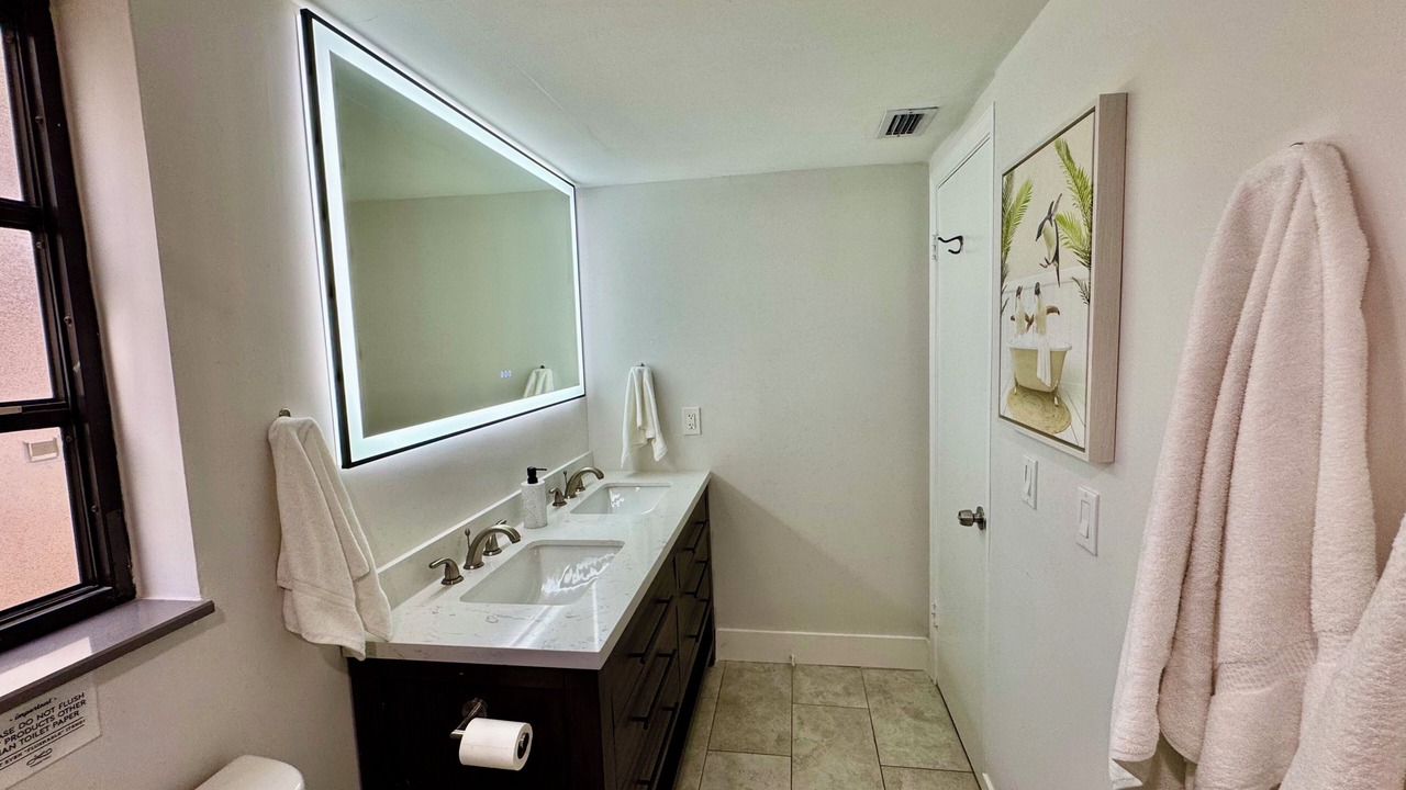 Photo of Bathroom in Hendricks and Venice Isles