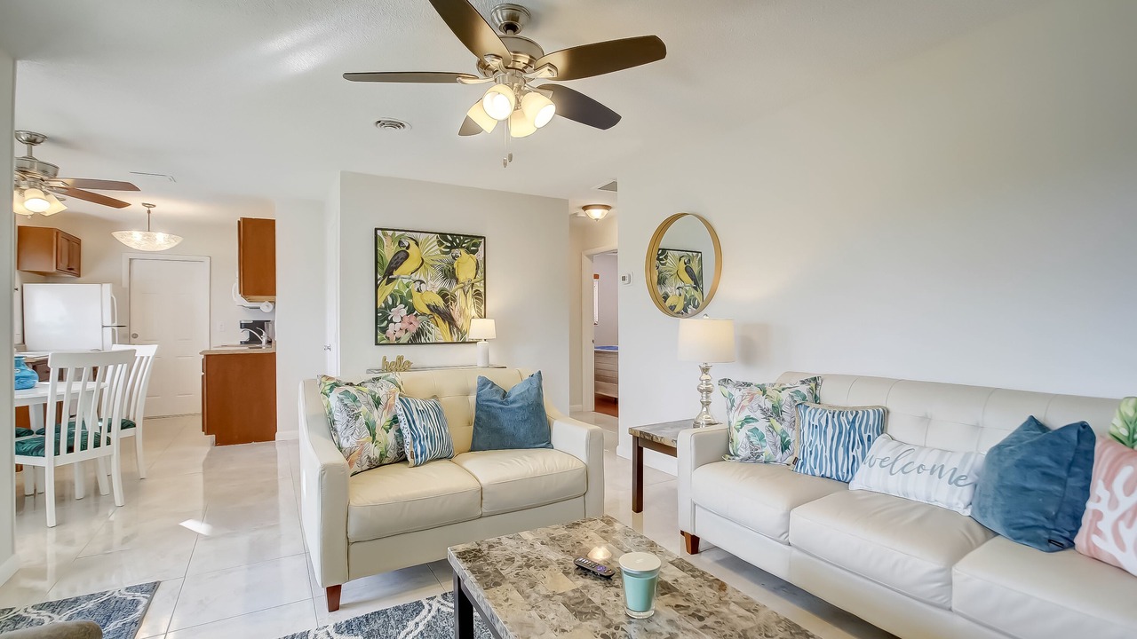Photo of Livingroom in Imperial Point
