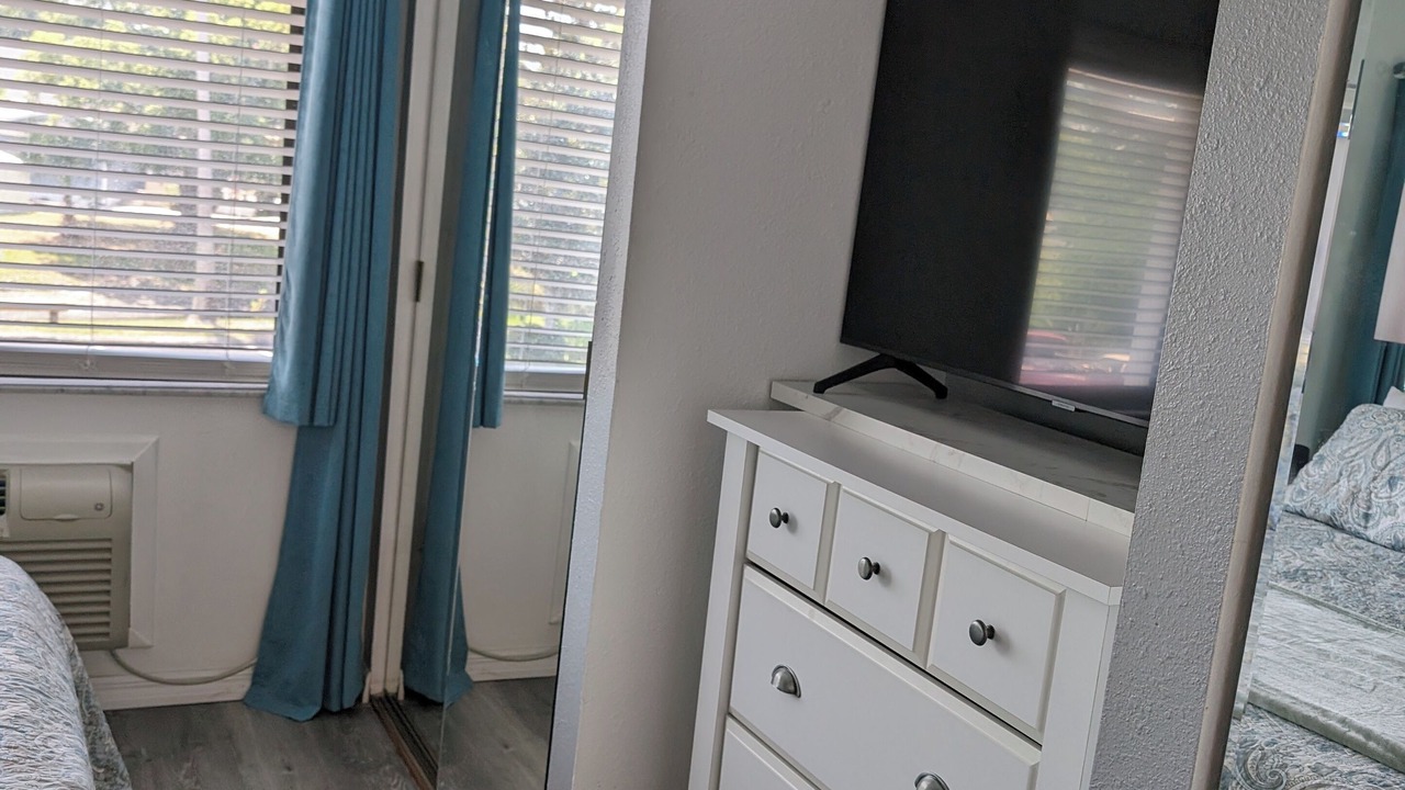 Photo of Bedroom in Paradise Lakes