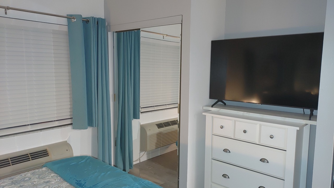 Photo of Bedroom in Paradise Lakes
