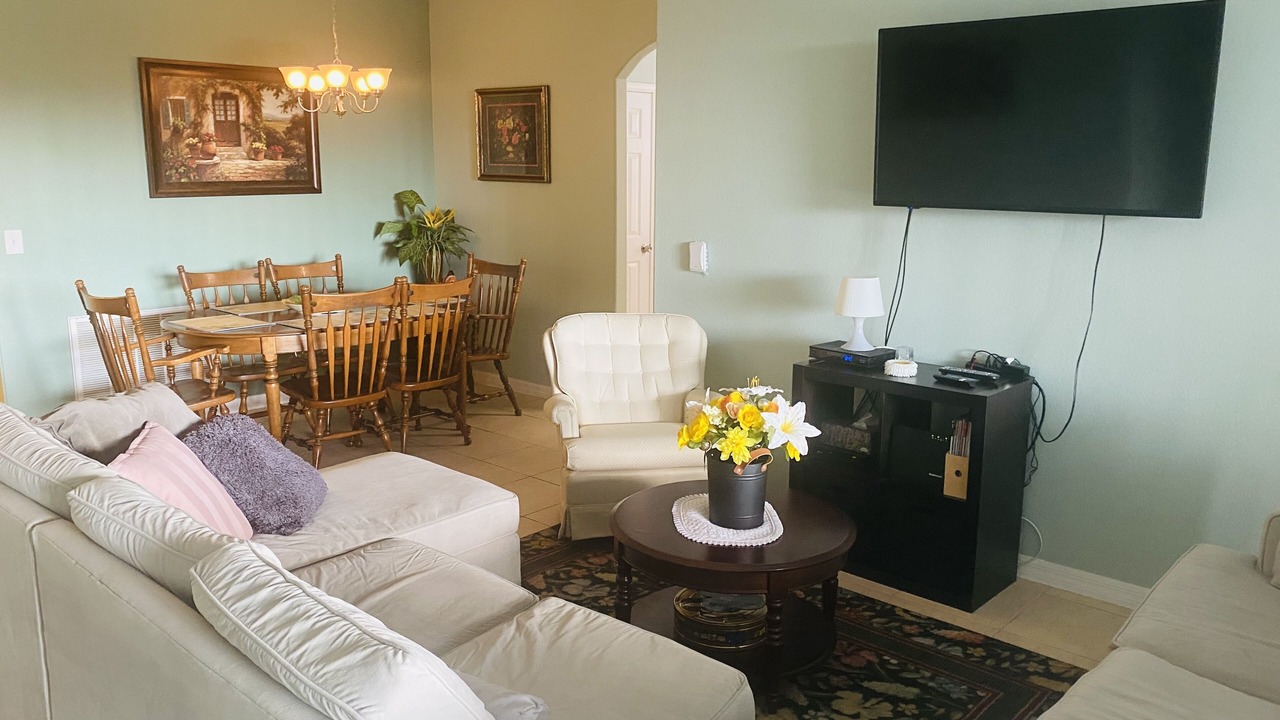 Photo of Livingroom in Sunset Ridge