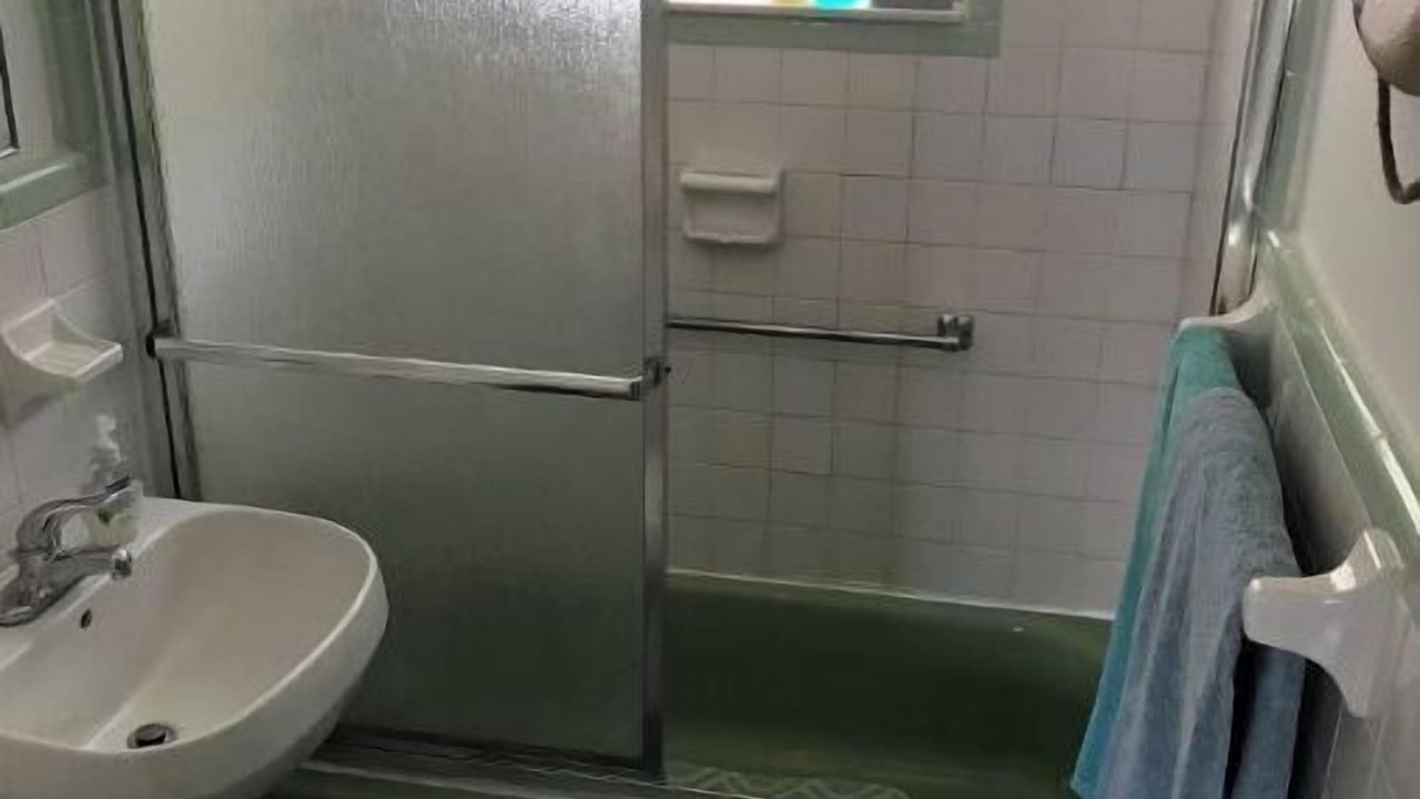 Photo of Bathroom in Hawks Park