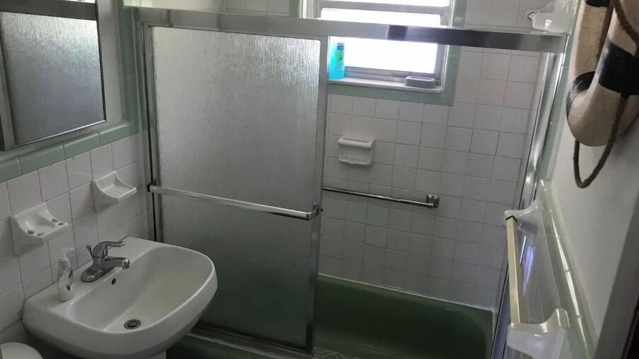 Photo of Bathroom in Hawks Park