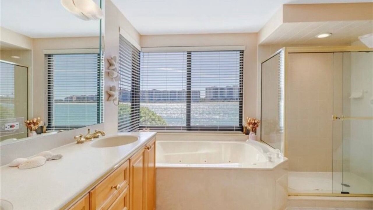 Photo of Bathroom in Isles of Capri
