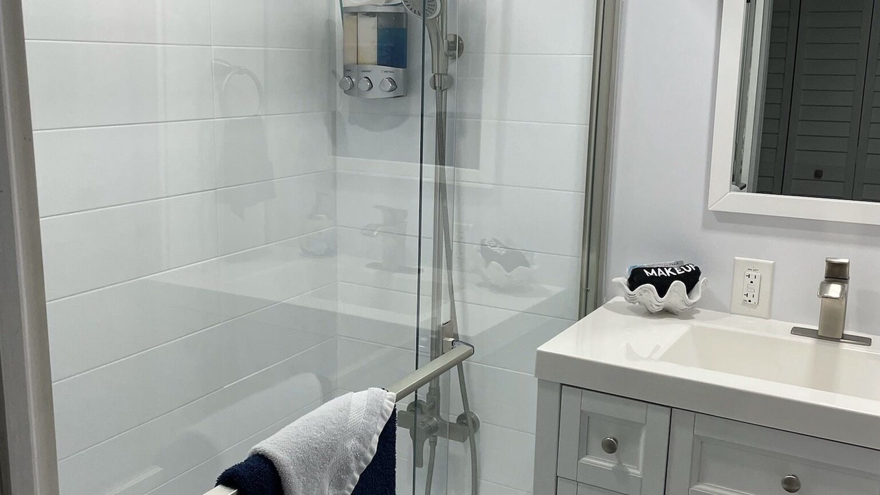 Photo of Bathroom in Nettles Island