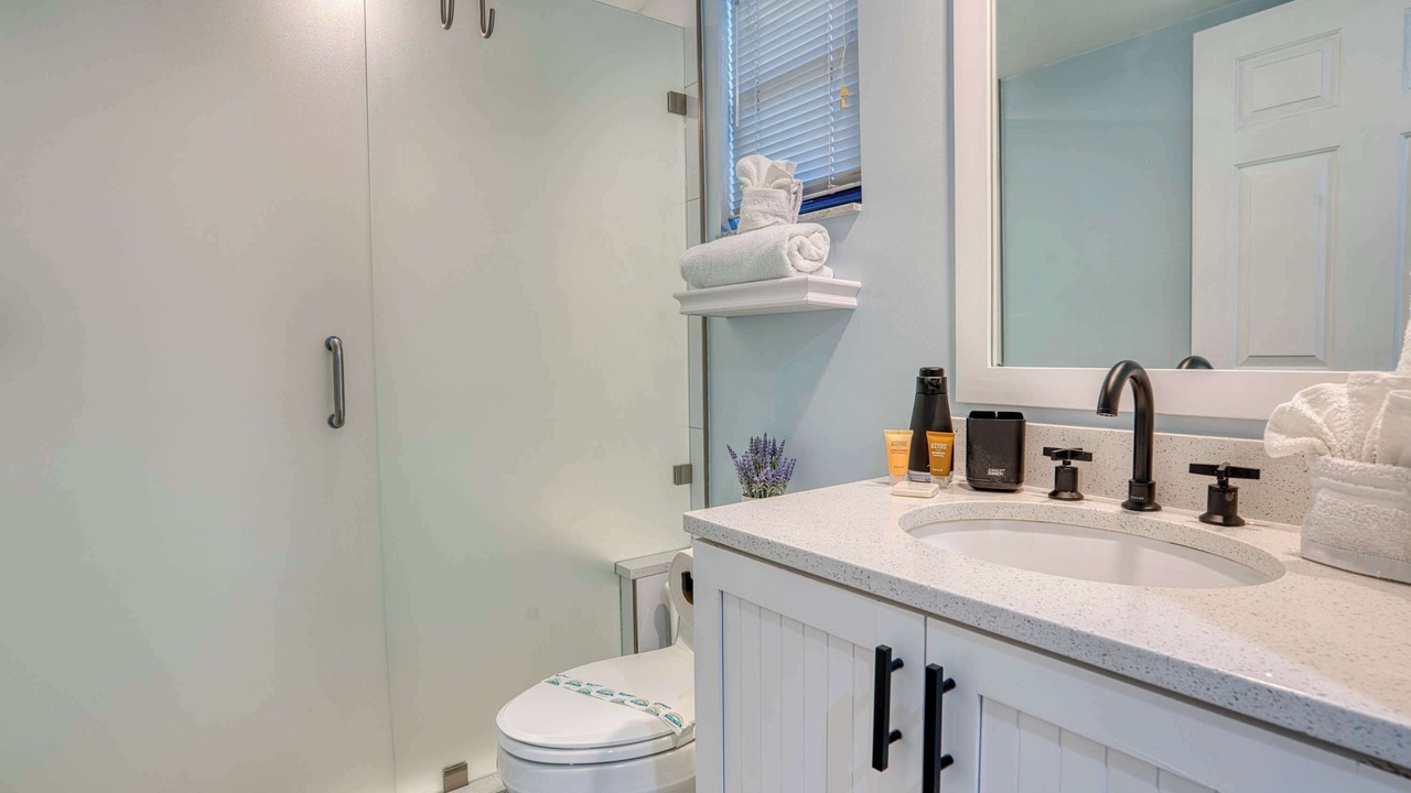 Photo of Bathroom in Park Shore