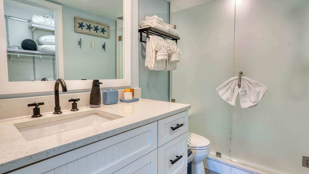 Photo of Bathroom in Park Shore