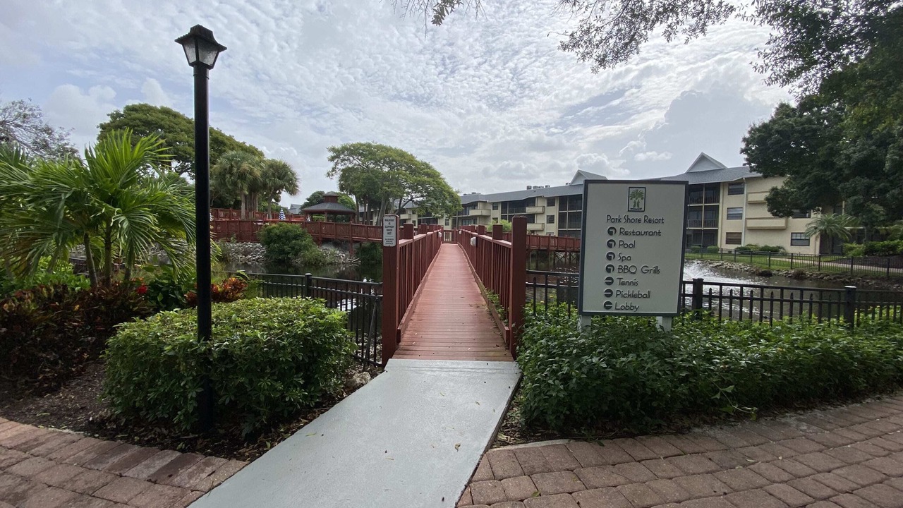 Photo of Outdoor in Park Shore