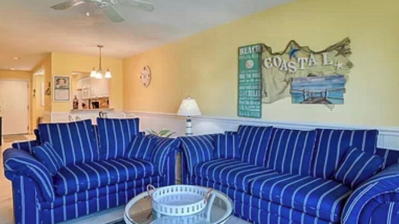 Photo of Livingroom in Crescent Beach