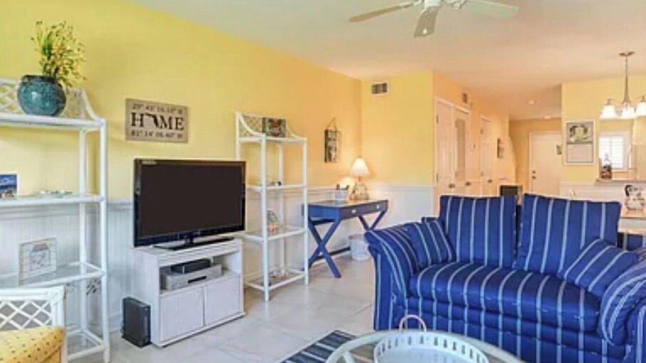 Photo of Livingroom in Crescent Beach