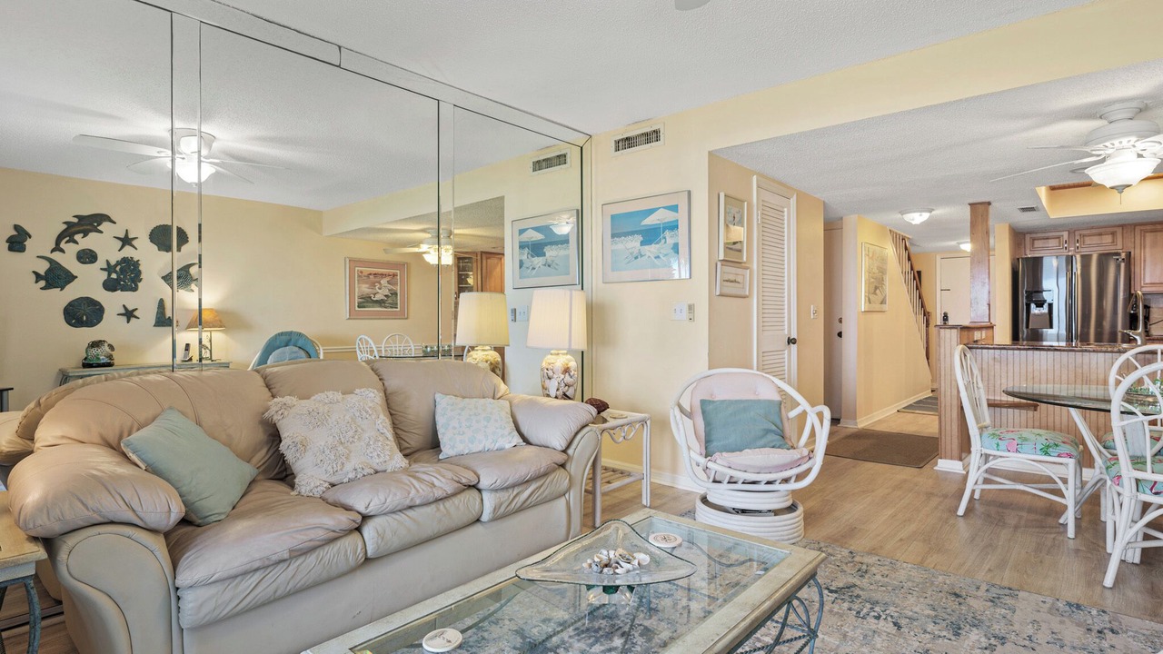Photo of Livingroom in Crescent Beach