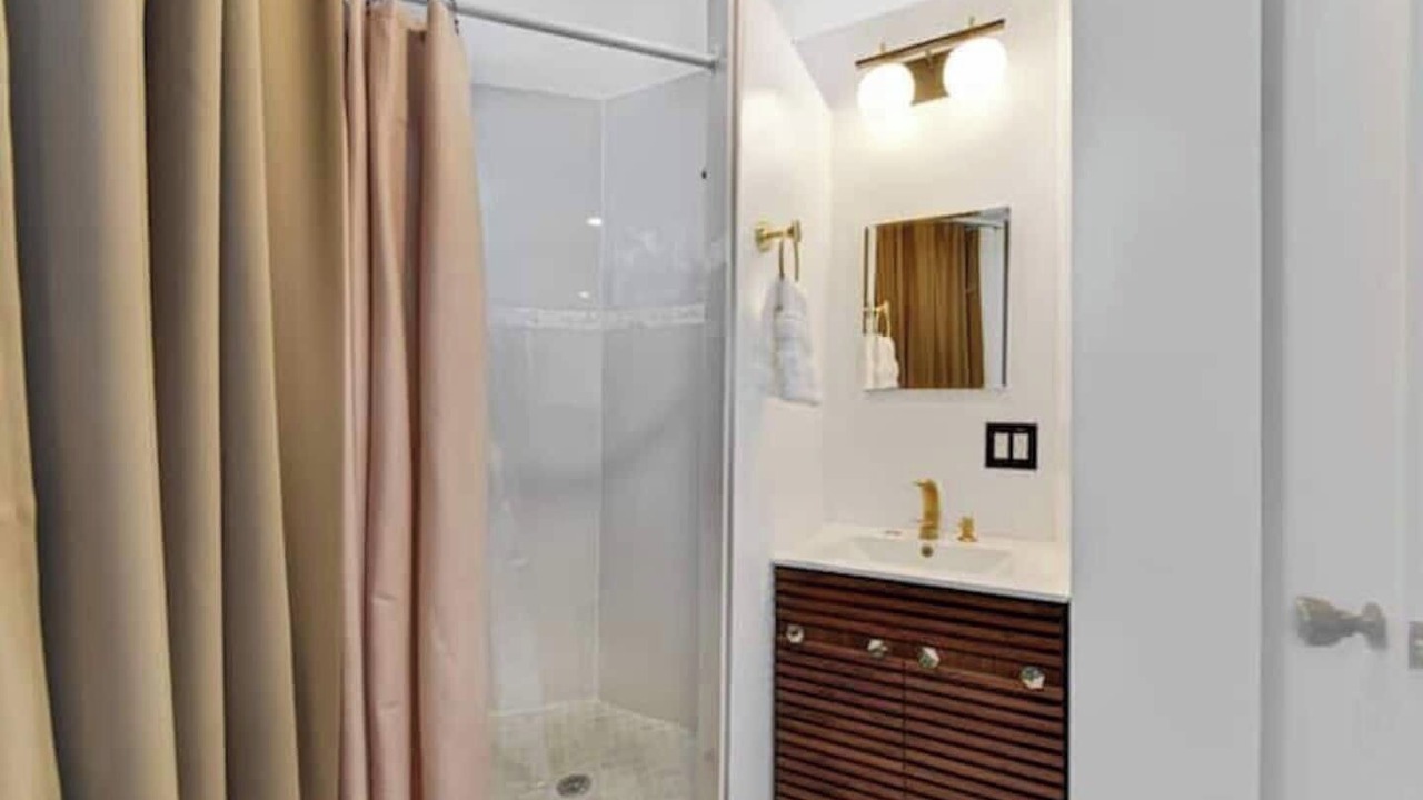 Photo of Bathroom in Colee Hammock