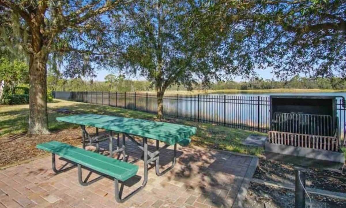 Photo of Others in Lake Davenport Estates
