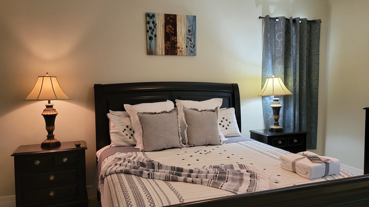 Photo of Bedroom in Crystal Cove