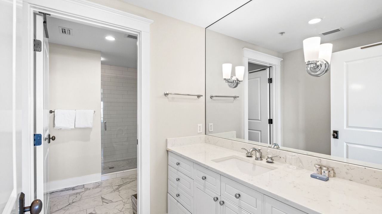Photo of Bathroom in Gulf District