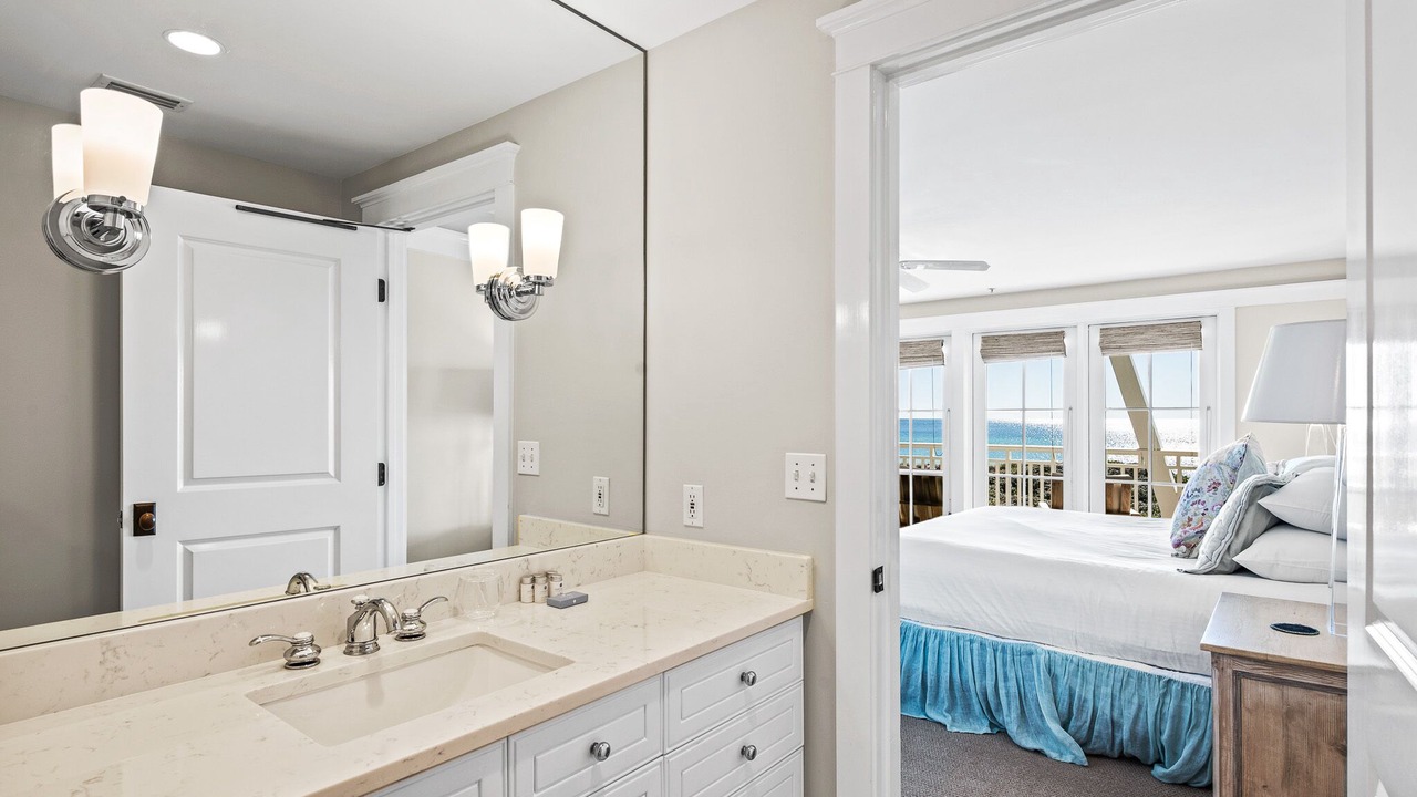 Photo of Bathroom in Gulf District