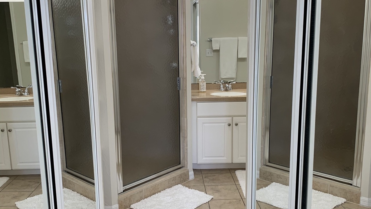 Photo of Bathroom in Suwannee