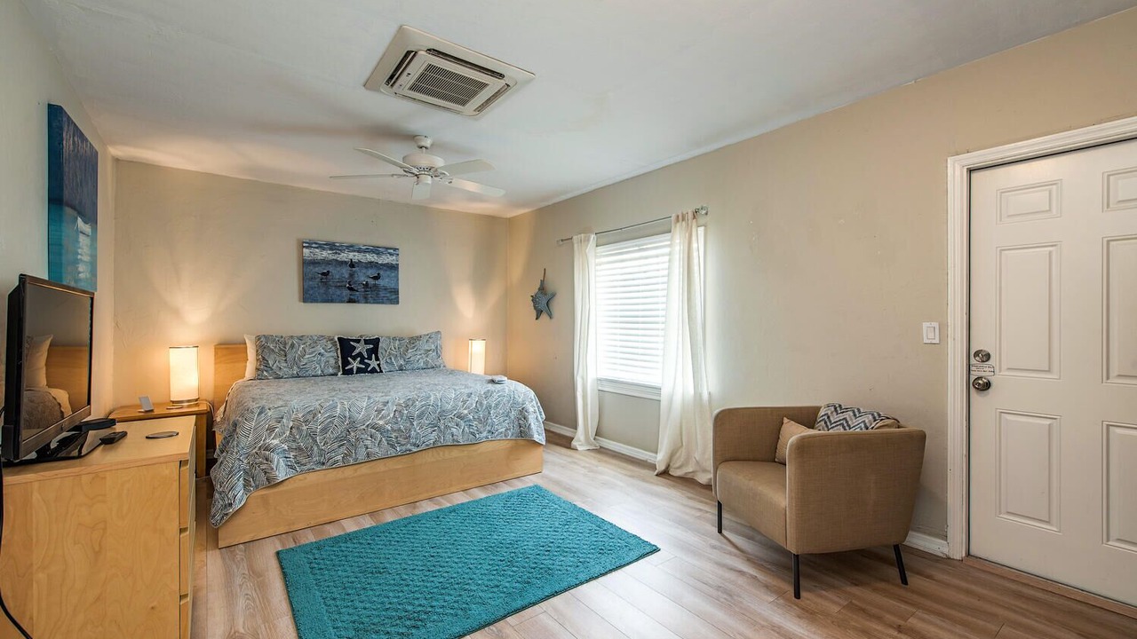Photo of Bedroom in Naples Park