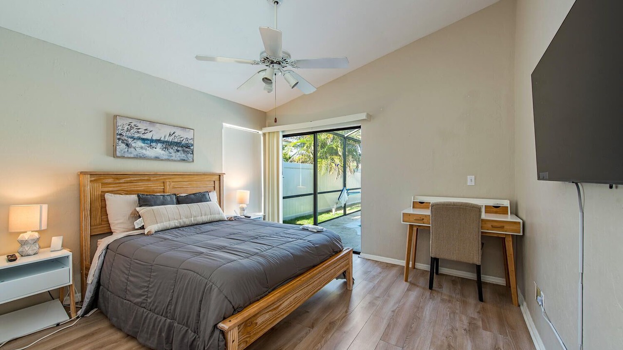 Photo of Bedroom in Naples Park